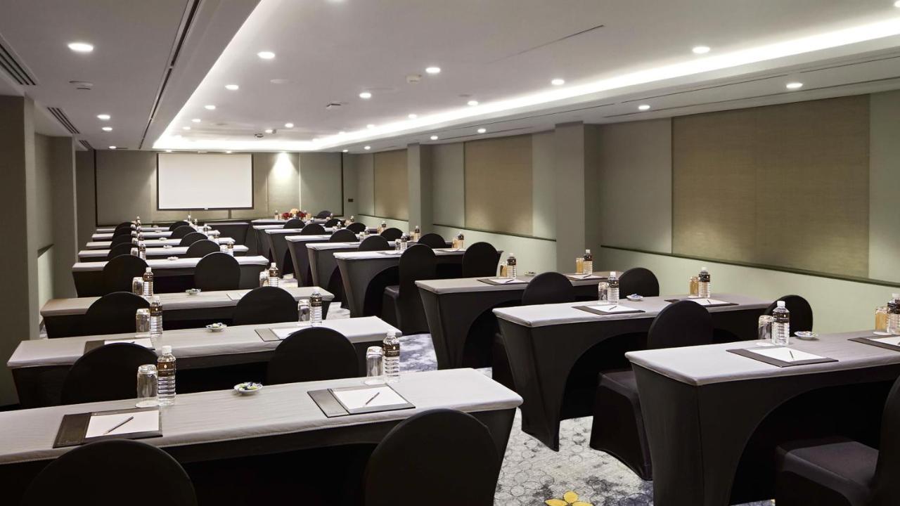 Holiday Inn Bangkok By Ihg Екстер'єр фото