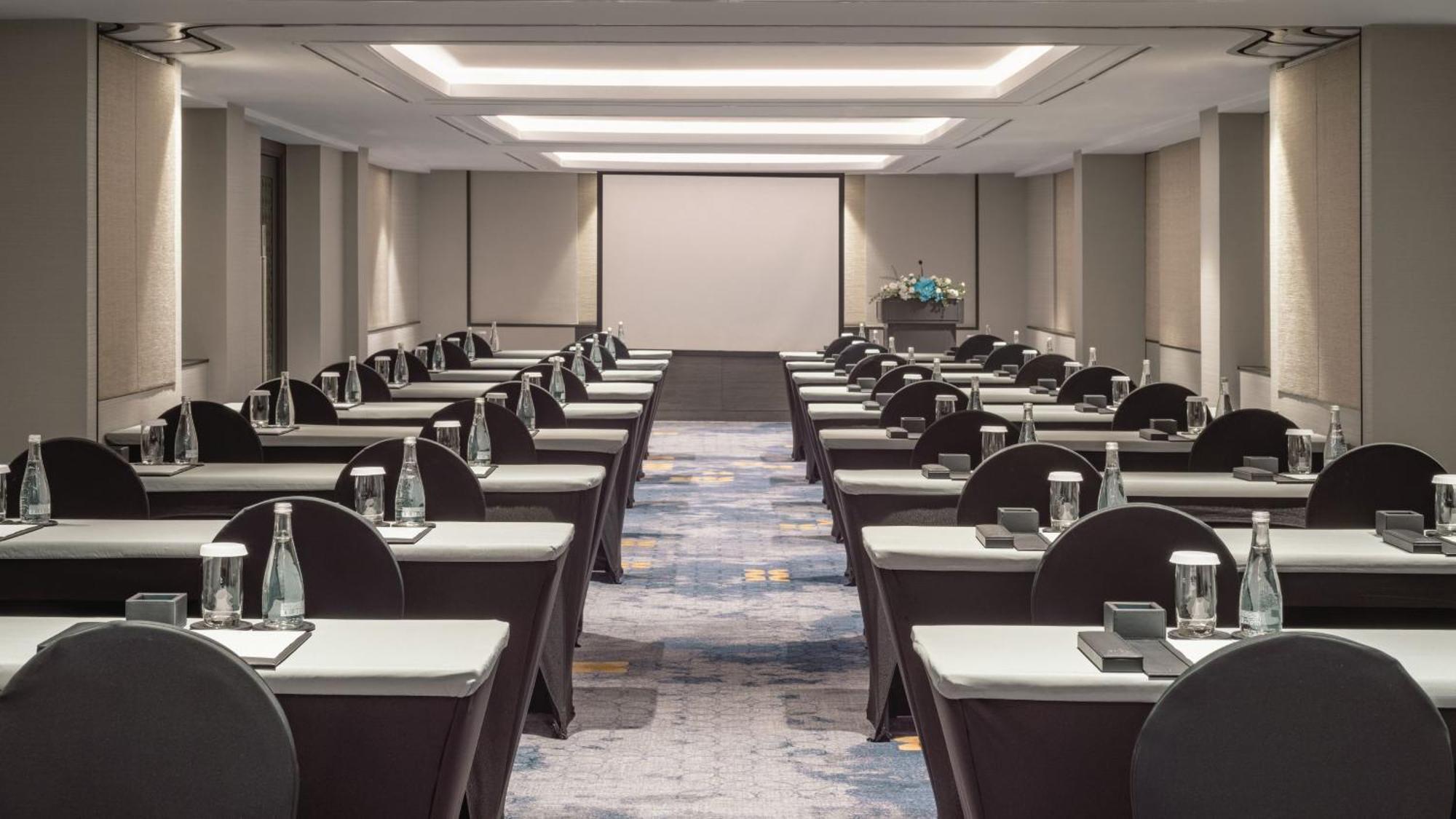 Holiday Inn Bangkok By Ihg Екстер'єр фото