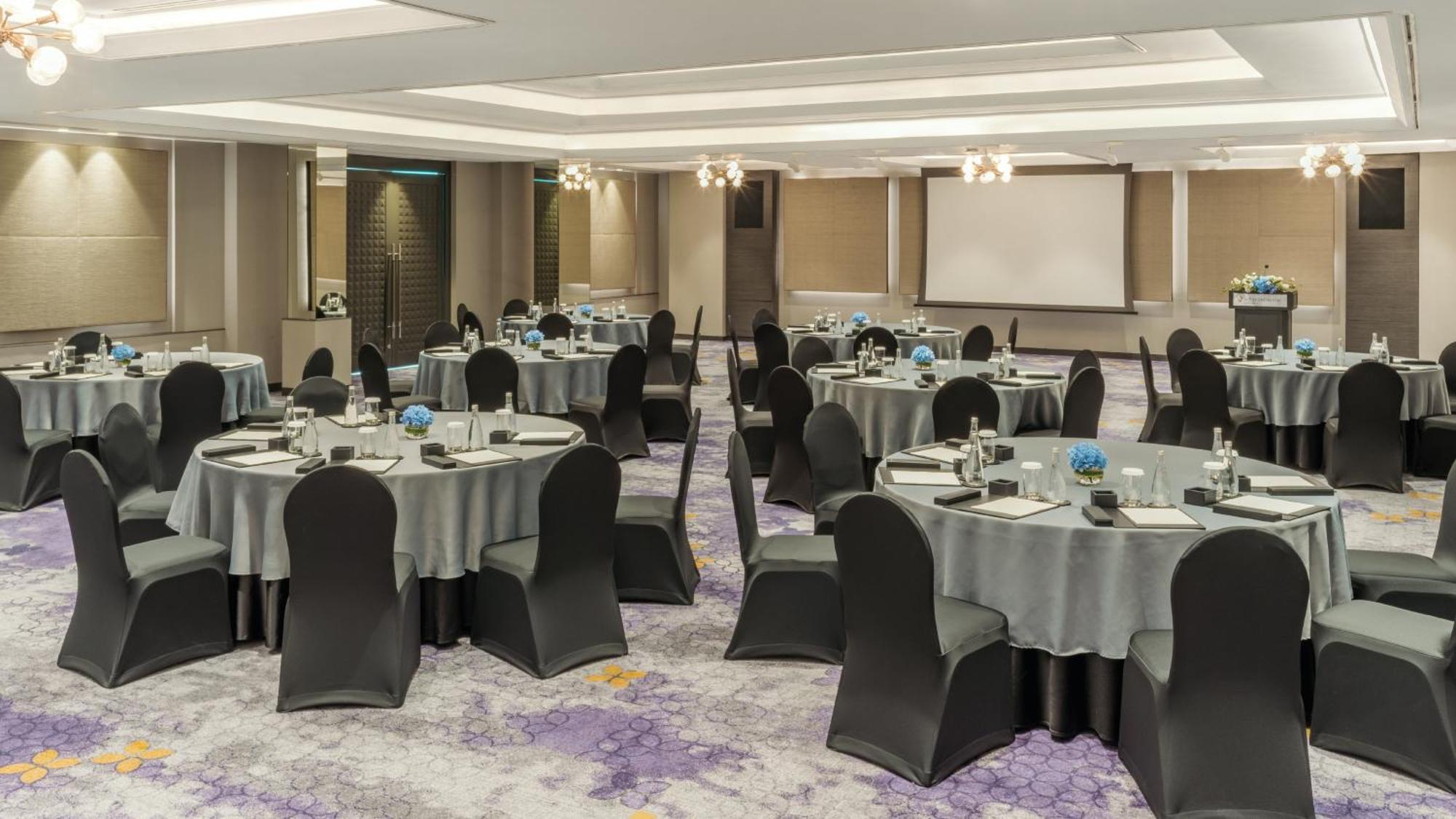 Holiday Inn Bangkok By Ihg Екстер'єр фото